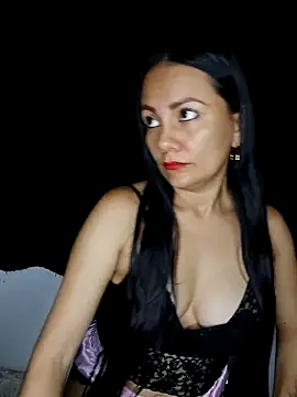 Snapshot of Hotslaves chatting on 03/08/25, 04:12 Hotslaves online show from 03/08/25, 04:12