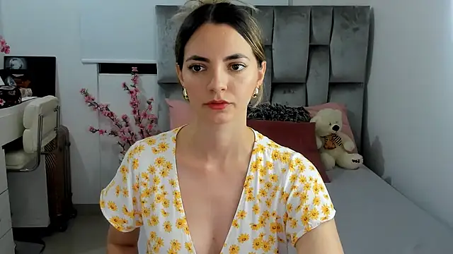 Snapshot of baby-miah chatting on 01/15/25, 04:04 baby-miah online show from 01/15/25, 04:04