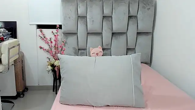 Snapshot of baby-miah chatting on 02/07/25, 06:35 baby-miah online show from 02/07/25, 06:35