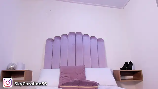 sky caroline online show from 02/15/25, 02:33