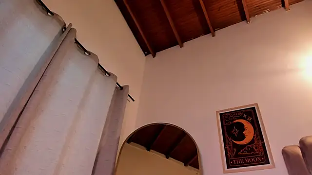 sky caroline online show from 02/25/26, 09:13