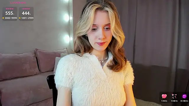 Snapshot of Dearly_Emily chatting on 03/15/25, 08:15 Dearly Emily online show from 03/15/25, 08:15