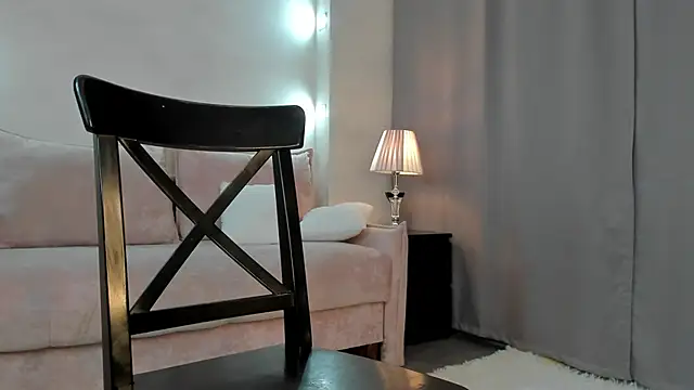 Snapshot of Dearly_Emily chatting on 03/16/25, 02:22 Dearly Emily online show from 03/16/25, 02:22