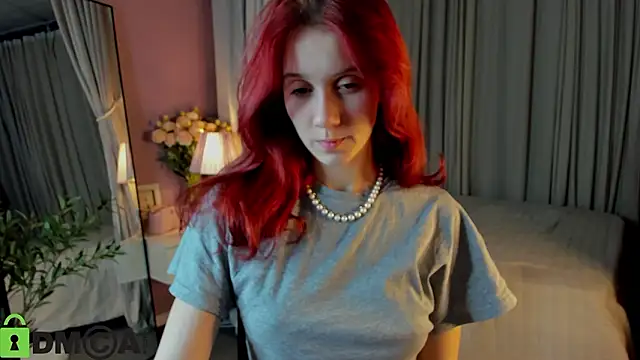 Snapshot of Dearly_Emily chatting on 02/10/26, 05:17 Dearly Emily online show from 02/10/26, 05:17