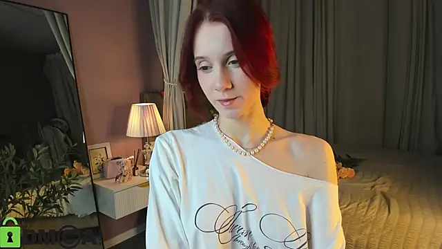 Snapshot of Dearly_Emily chatting on 03/08/26, 05:17 Dearly Emily online show from 03/08/26, 05:17
