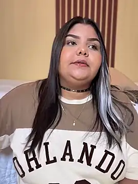  Shara Handal  online show from 01/03/25, 10:41