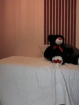  Shara Handal  online show from 02/09/25, 11:25