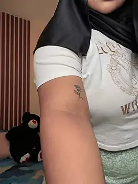  Shara Handal  online show from 03/20/25, 08:53