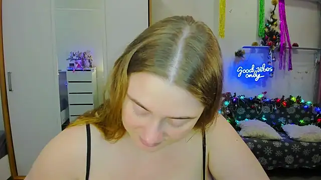 Snapshot of Demure_Smile chatting on 12/05/24, 03:26 Demure Smile online show from 12/05/24, 03:26