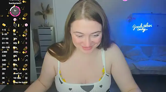 Snapshot of Demure_Smile chatting on 01/26/25, 04:09 Demure Smile online show from 01/26/25, 04:09