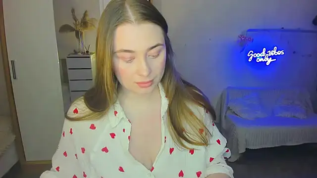 Snapshot of Demure_Smile chatting on 02/11/25, 04:56 Demure Smile online show from 02/11/25, 04:56