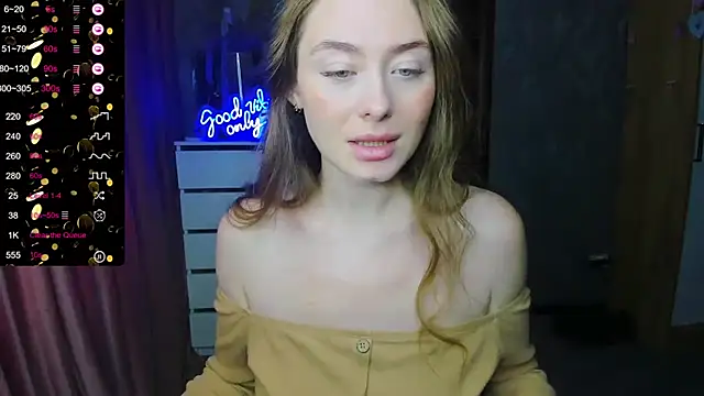 Snapshot of Demure_Smile chatting on 09/15/25, 04:56 Demure Smile online show from 09/15/25, 04:56