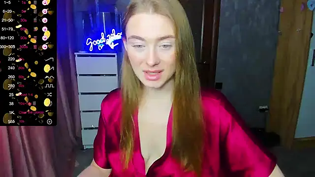 Snapshot of Demure_Smile chatting on 09/20/25, 05:41 Demure Smile online show from 09/20/25, 05:41