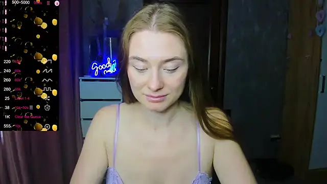 Snapshot of Demure_Smile chatting on 09/23/25, 11:24 Demure Smile online show from 09/23/25, 11:24