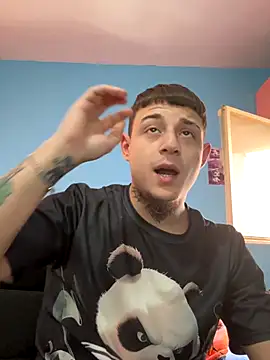 Snapshot of Nenejoven16- chatting on 10/17/25, 10:18 Nenejoven16- online show from 10/17/25, 10:18