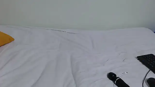 Snapshot of lakeeza chatting on 12/04/25, 05:06 lakeeza online show from 12/04/25, 05:06