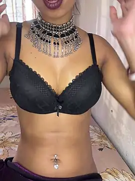 Snapshot of Hot-sexy222 chatting on 01/15/25, 11:32 Hot-sexy222 online show from 01/15/25, 11:32