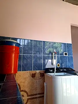 Snapshot of sexy-latin10 chatting on 10/24/25, 08:38 sexy-latin10 online show from 10/24/25, 08:38