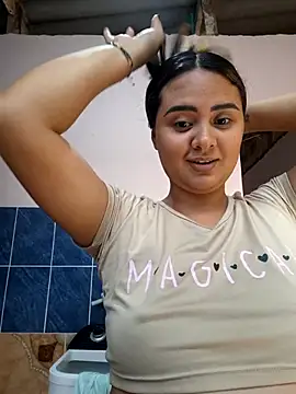 Snapshot of sexy-latin10 chatting on 11/28/25, 02:31 sexy-latin10 online show from 11/28/25, 02:31