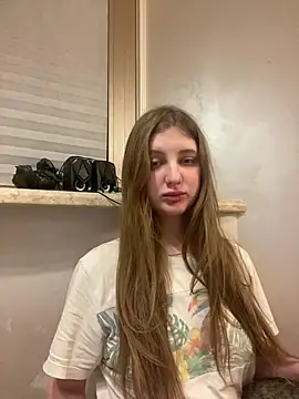 MollyDolle online show from 04/01/26, 05:43