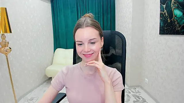 Snapshot of MileyWings chatting on 02/23/25, 05:50 MileyWings online show from 02/23/25, 05:50