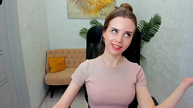 Snapshot of MileyWings chatting on 03/12/25, 02:45 MileyWings online show from 03/12/25, 02:45