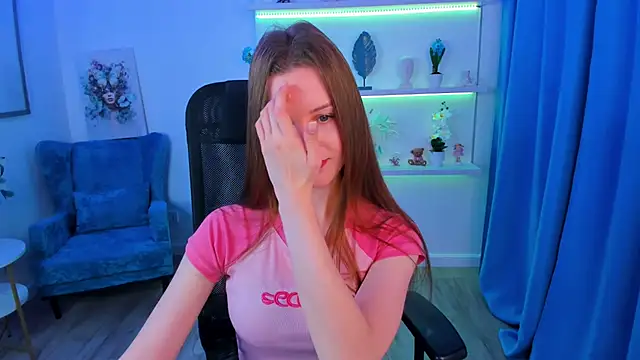 Snapshot of MileyWings chatting on 09/14/25, 04:44 MileyWings online show from 09/14/25, 04:44