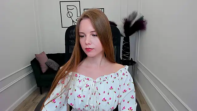 Snapshot of MileyWings chatting on 09/30/25, 04:39 MileyWings online show from 09/30/25, 04:39