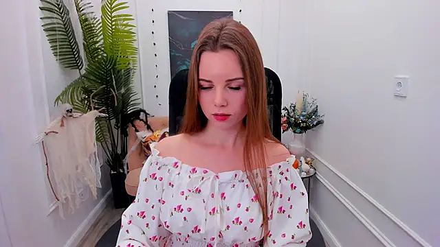 Snapshot of MileyWings chatting on 11/02/25, 04:37 MileyWings online show from 11/02/25, 04:37