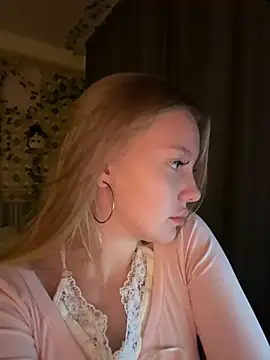 AliceMorr online show from 12/20/24, 05:18