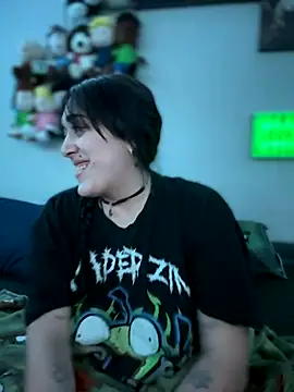 Snapshot of ThicBunz chatting on 10/27/25, 03:54 ThicBunz online show from 10/27/25, 03:54