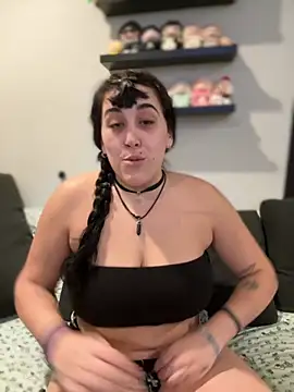 Snapshot of ThicBunz chatting on 10/29/25, 04:09 ThicBunz online show from 10/29/25, 04:09