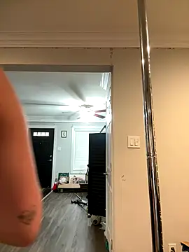 Snapshot of ThicBunz chatting on 11/25/25, 05:24 ThicBunz online show from 11/25/25, 05:24