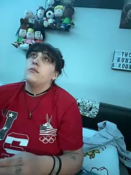 Snapshot of ThicBunz chatting on 11/30/25, 02:15 ThicBunz online show from 11/30/25, 02:15