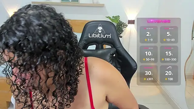 aixa 15 online show from 02/11/25, 12:05