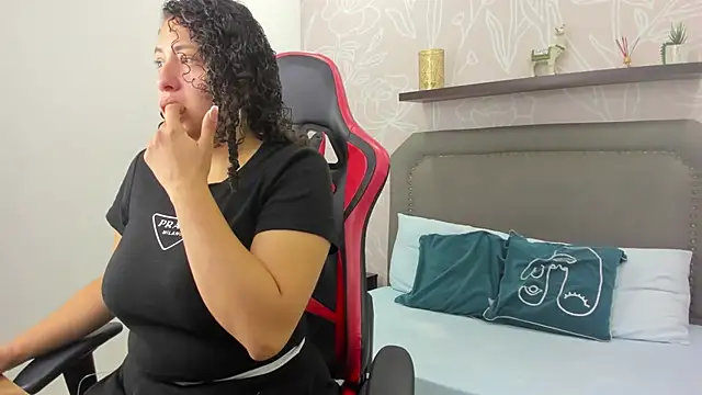 aixa 15 online show from 09/17/25, 12:18