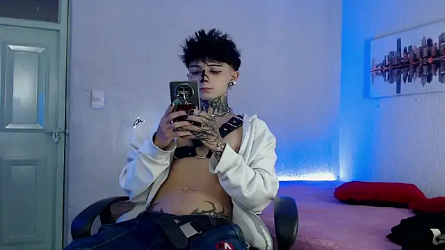 Snapshot of Andy_bapho chatting on 12/02/24, 02:30 Andy bapho online show from 12/02/24, 02:30