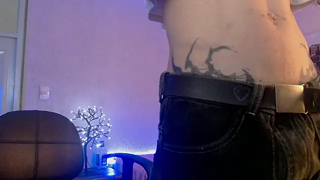 Snapshot of Andy_bapho chatting on 12/19/24, 05:50 Andy bapho online show from 12/19/24, 05:50