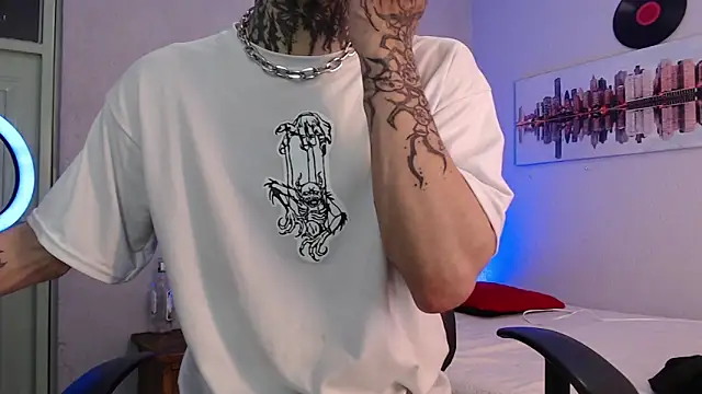 Snapshot of Andy_bapho chatting on 12/31/24, 02:14 Andy bapho online show from 12/31/24, 02:14