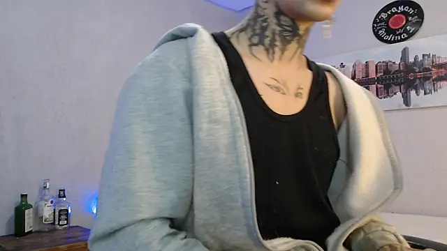 Snapshot of Andy_bapho chatting on 01/26/25, 03:03 Andy bapho online show from 01/26/25, 03:03