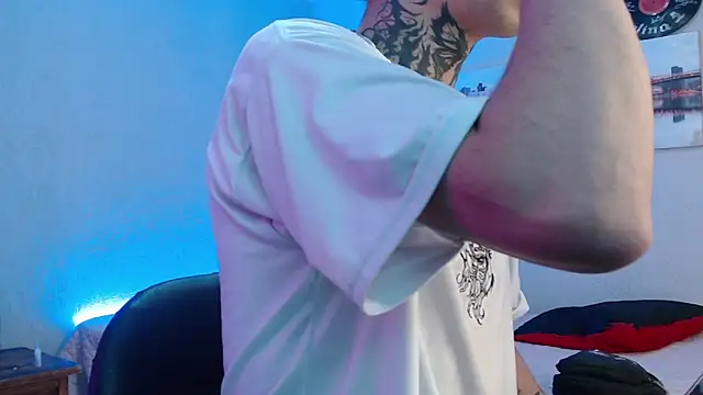 Snapshot of Andy_bapho chatting on 03/13/25, 03:06 Andy bapho online show from 03/13/25, 03:06