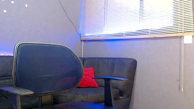 Snapshot of Andy_bapho chatting on 10/06/25, 02:14 Andy bapho online show from 10/06/25, 02:14