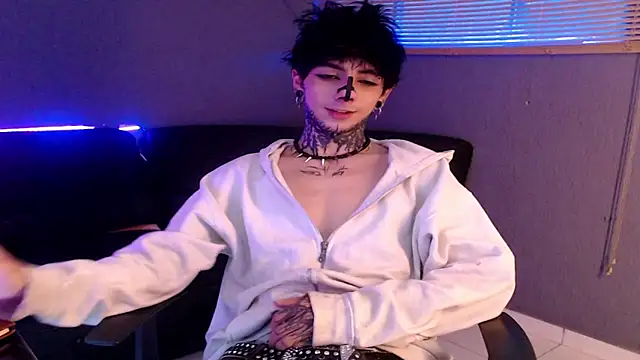 Snapshot of Andy_bapho chatting on 10/11/25, 04:05 Andy bapho online show from 10/11/25, 04:05