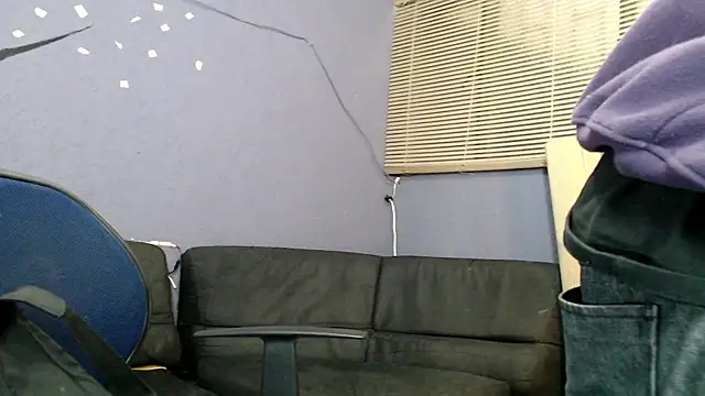 Snapshot of Andy_bapho chatting on 10/17/25, 02:08 Andy bapho online show from 10/17/25, 02:08