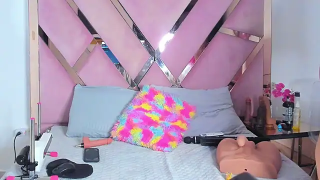 Freyaht online show from 11/18/25, 05:45