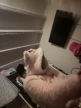 Snapshot of Khalyk_G chatting on 11/25/25, 08:36 Khalyk G online show from 11/25/25, 08:36