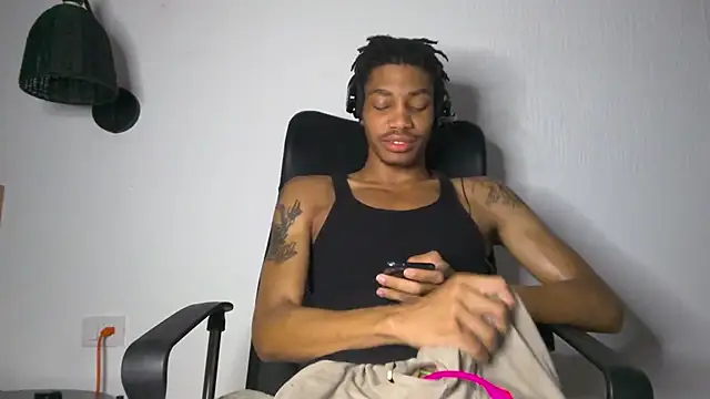 Snapshot of Skinnyblackman chatting on 07/09/26, 02:15 Skinnyblackman online show from 07/09/26, 02:15