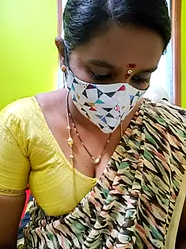 Snapshot of anisha91 chatting on 12/22/25, 05:48 anisha91 online show from 12/22/25, 05:48