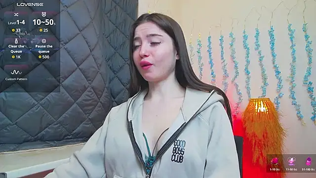 Luxuryalma online show from 03/22/26, 06:28