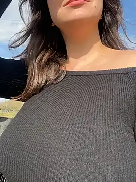 Snapshot of Alicia_Hot1 chatting on 02/16/25, 12:32 Alicia Hot1 online show from 02/16/25, 12:32